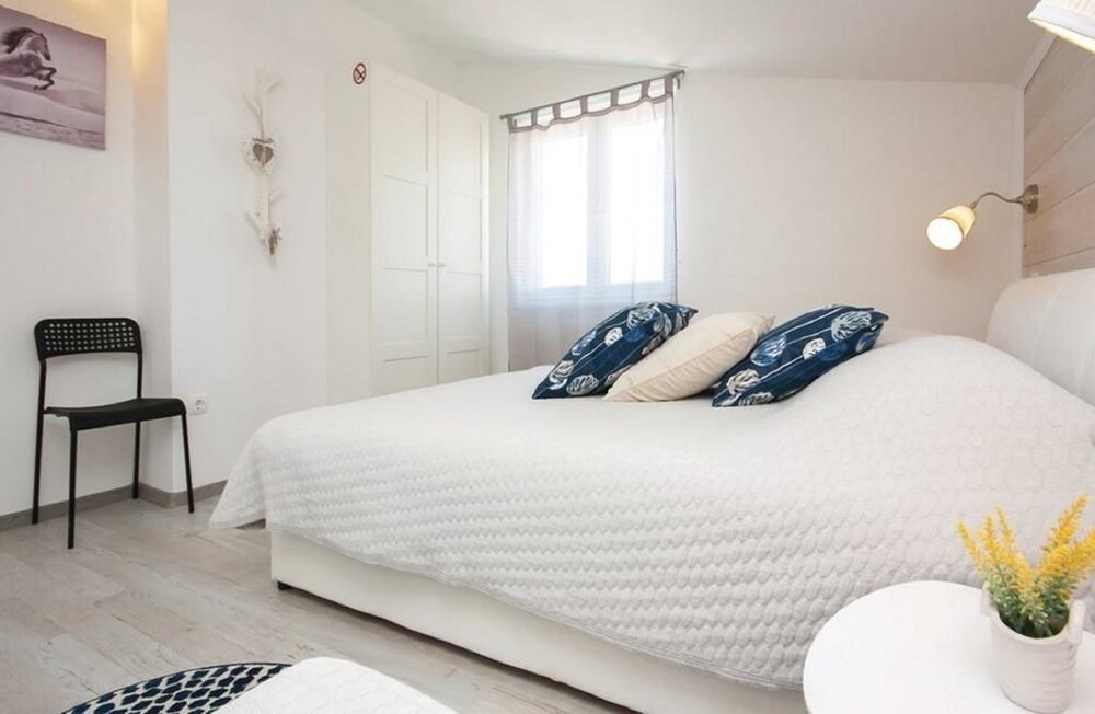 Riva - carbon neutral hotel in Rogoznica