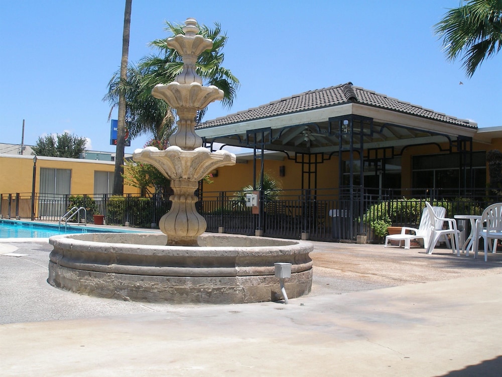 Americas Best Value Inn Laredo - photo 22