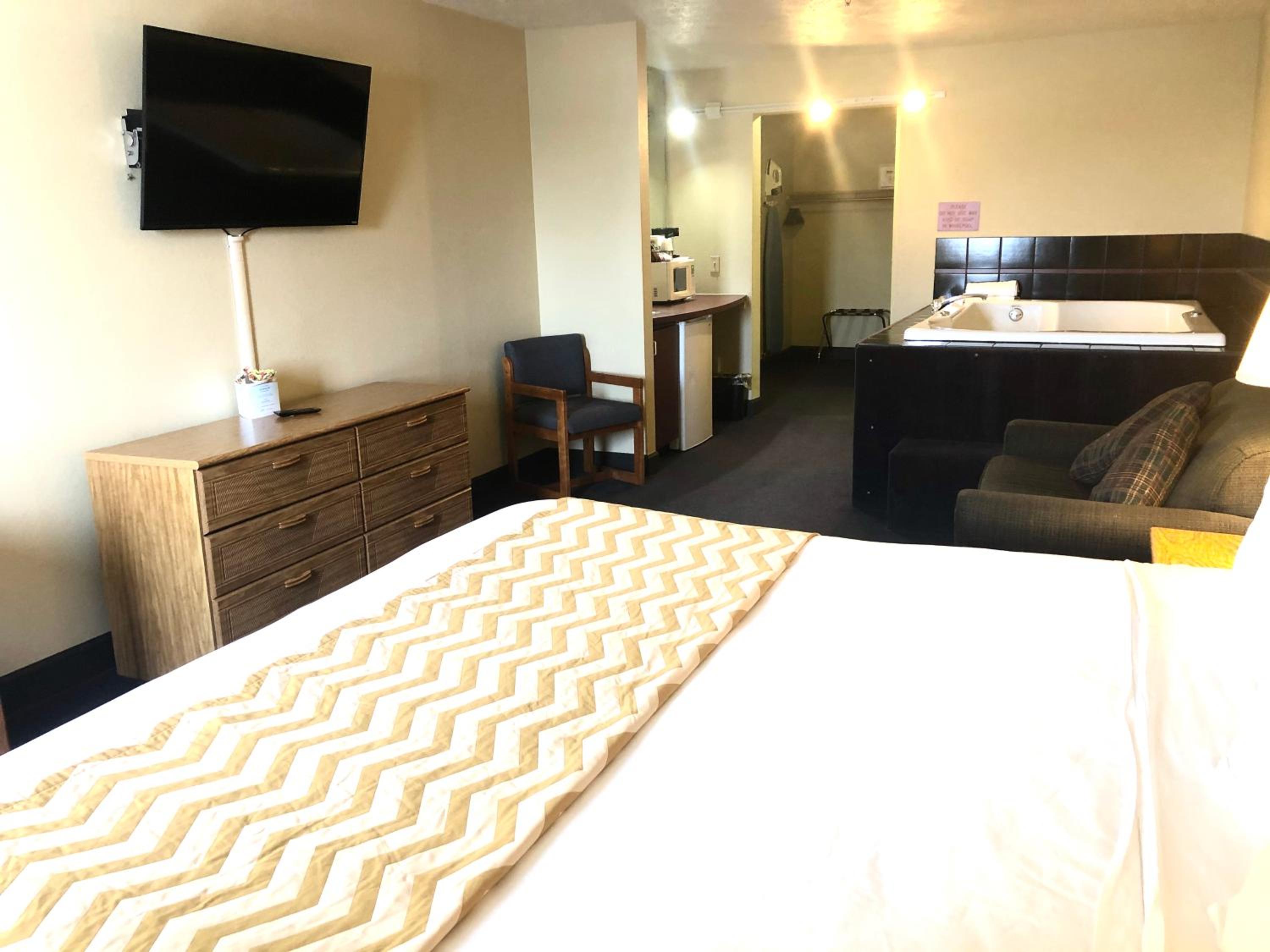 Travelodge by Wyndham Grand Island - photo 26