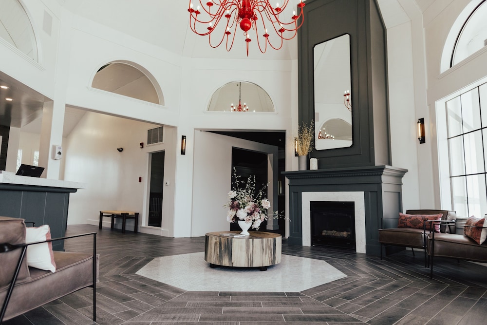 Vinland Hotel and Lounge - photo 2