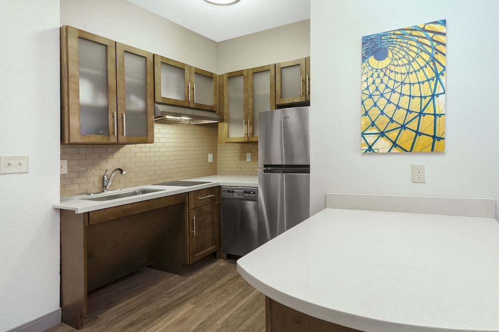 Staybridge Suites Columbia by IHG - photo 31