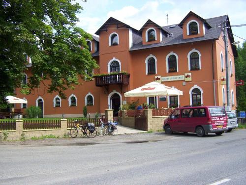 Penzion U červených vrat - carbon neutral hotel in Duba