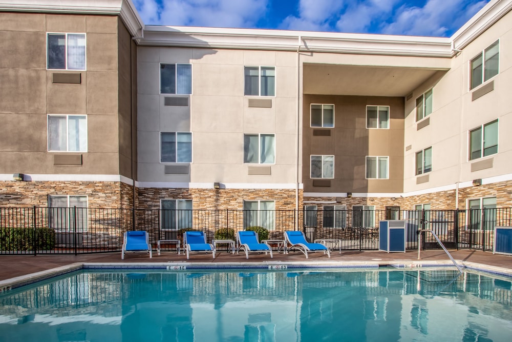 Holiday Inn Express Hotel & Suites Roseville Galleria Area by IHG - photo 94