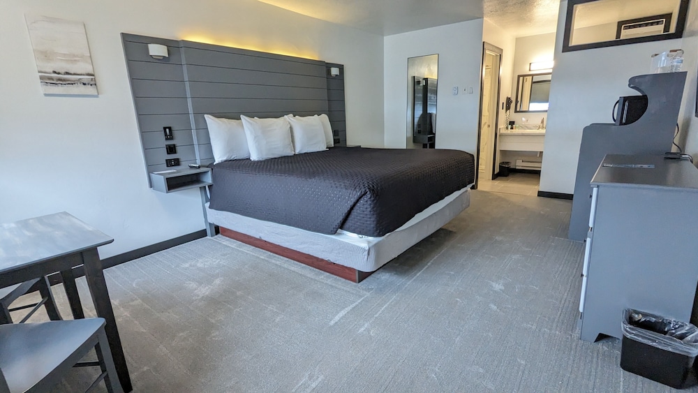Travelodge by Wyndham Salina - photo 7