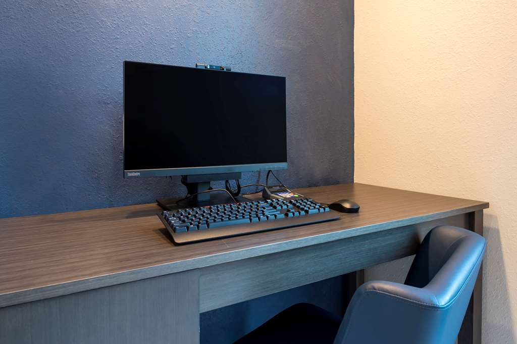 Comfort Suites Cincinnati University Downtown - photo 28
