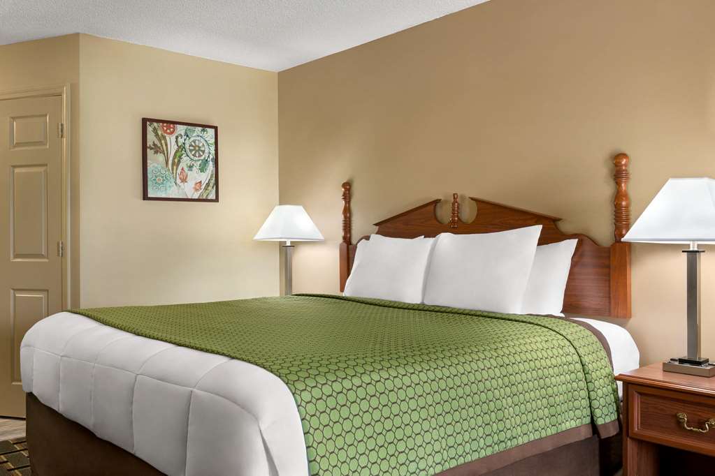 Baymont by Wyndham Warner Robins - photo 18