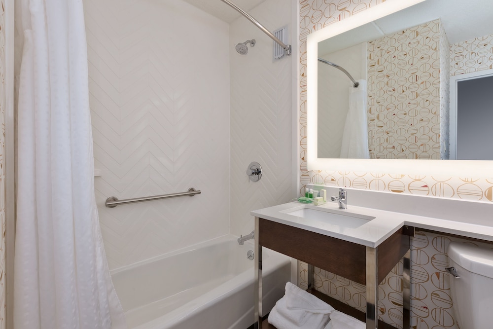 Holiday Inn Westbury Long Island by IHG - photo 15