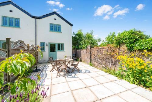 Poacher's Cottage — 4-Star Luxury Hotel in Dorchester, United Kingdom
