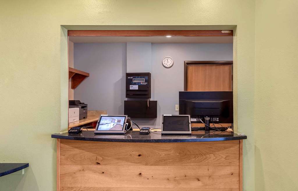 Extended Stay America Select Suites Colorado Springs Airport - photo 5