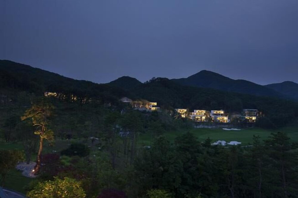 The StarHue Resort — hotel in Yangp'yong