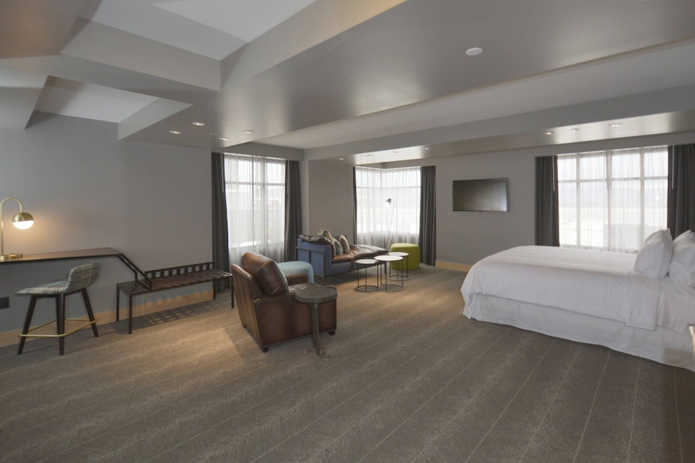 Renaissance Reno Downtown Hotel & Spa - photo 17