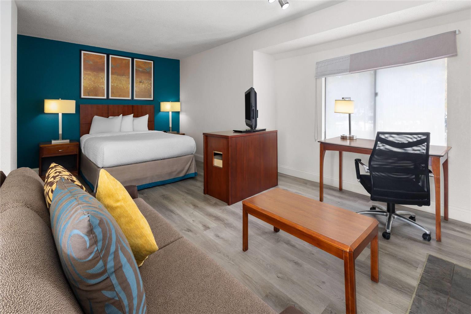 Hawthorn Suites by Wyndham Vienna Tysons Corner - photo 23