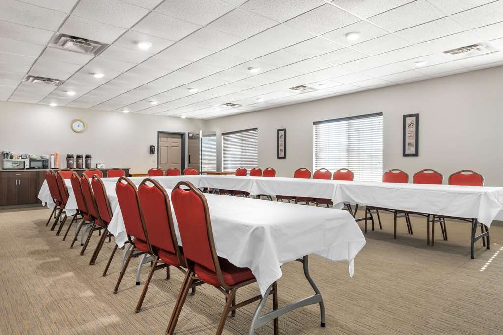 Country Inn & Suites by Radisson Watertown SD - photo 46
