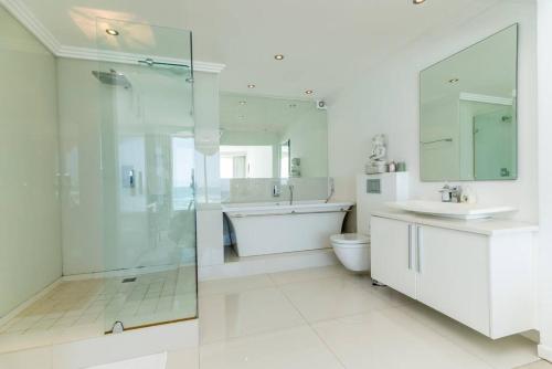 Clifton Beachfront Bliss Spacious 3BR Retreat