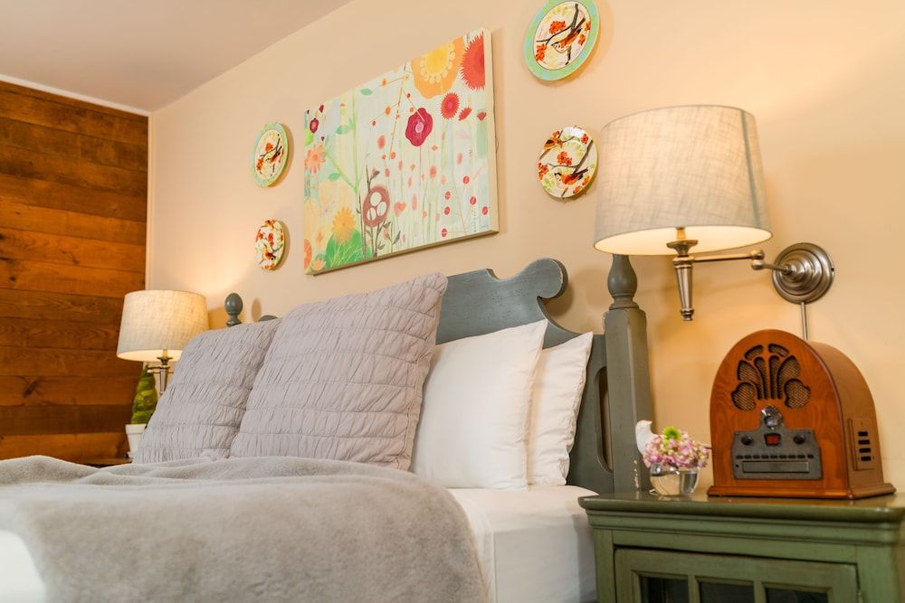 The Mast Farm Inn - photo 23