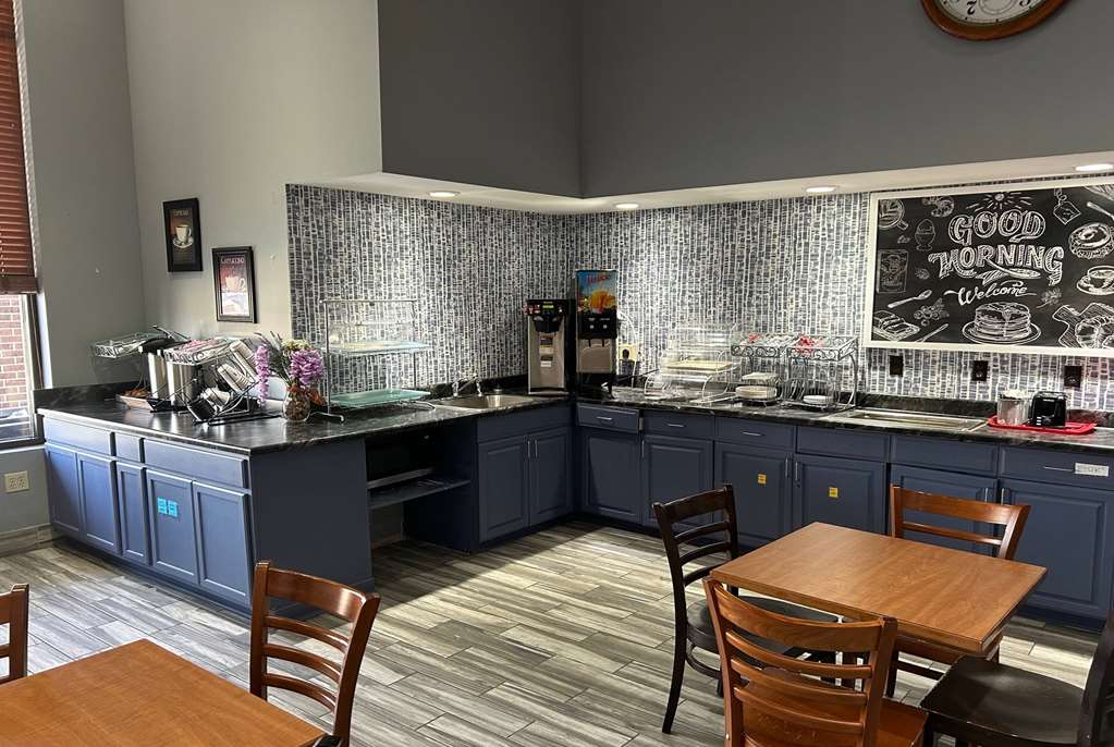AmericInn by Wyndham Ottumwa - photo 28