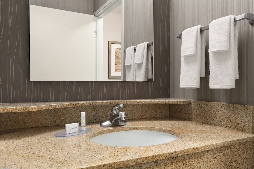 Courtyard by Marriott Salinas Monterey - photo 20