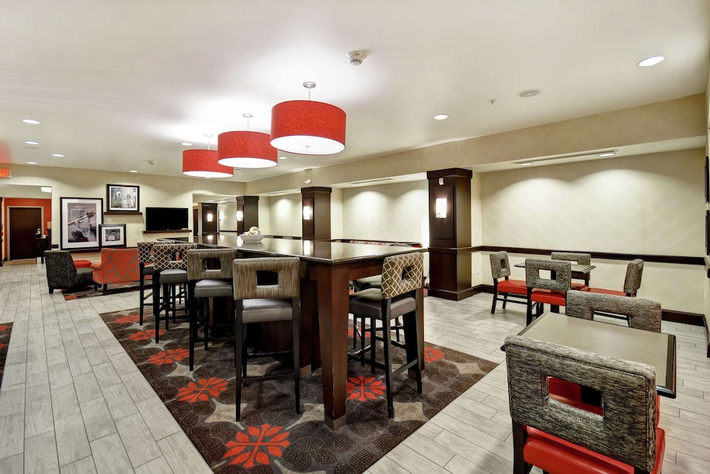 Hampton Inn Middletown - photo 59