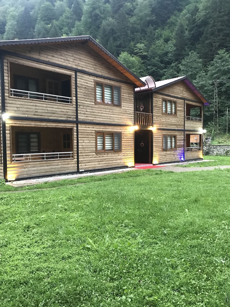 Toprak Apart Otel in Caykara, Turkey