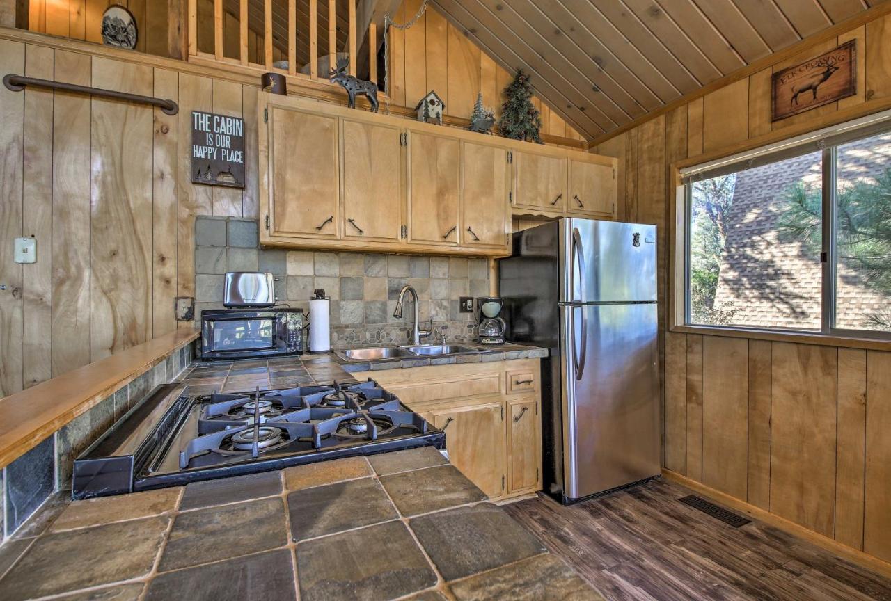 5 Mi to Big Bear Mtn Resort Cozy Cabin with Deck - photo 8