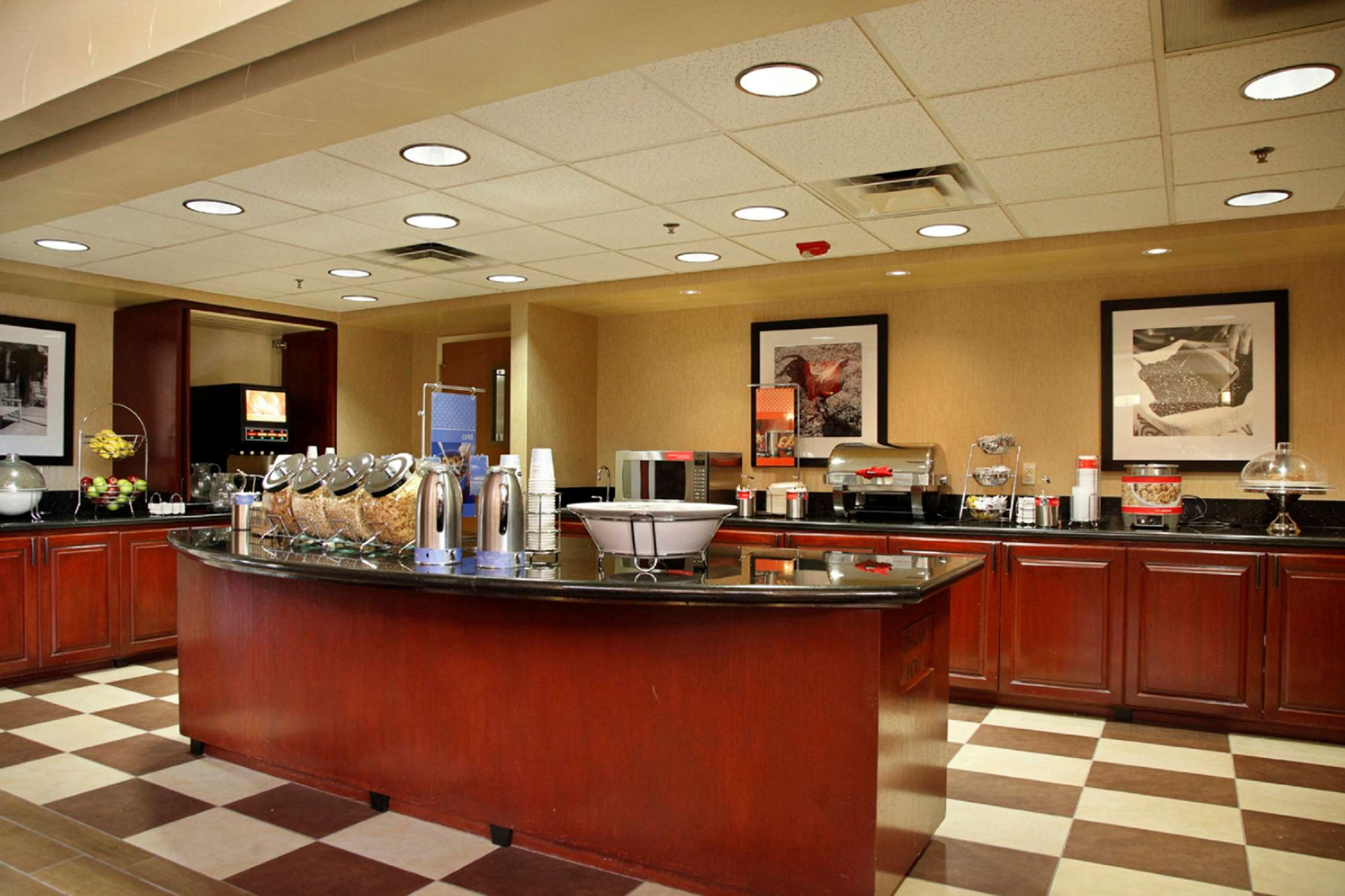 Hampton Inn & Suites Phoenix Scottsdale - photo 9