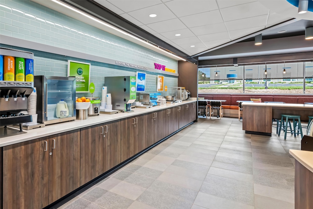 Tru by Hilton Kansas City Airport - photo 32