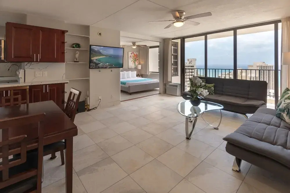 Newly Remodeled Corner Unit at the Waikiki Banyan with Diamond Head Views - photo 4