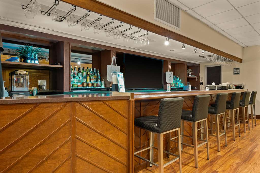 Airport Honolulu Hotel Trademark Collection by Wyndham - photo 49