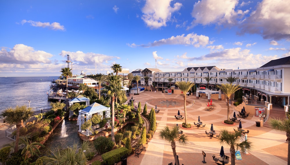 Kemah Boardwalk Inn — hotel in Kemah