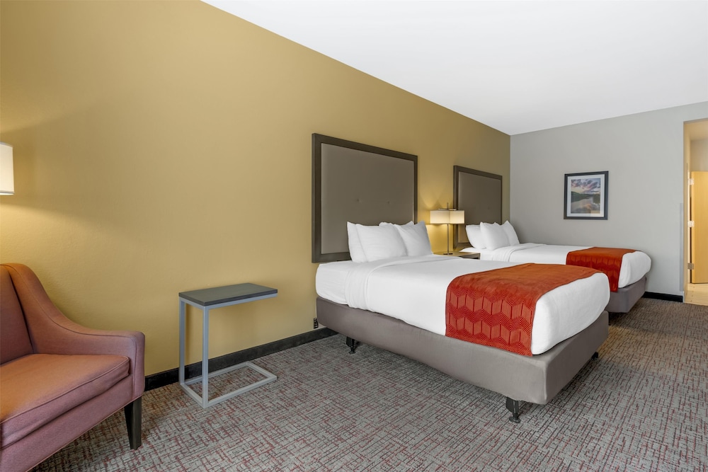 B W Plus Elizabethtown Inn & Suites - photo 23