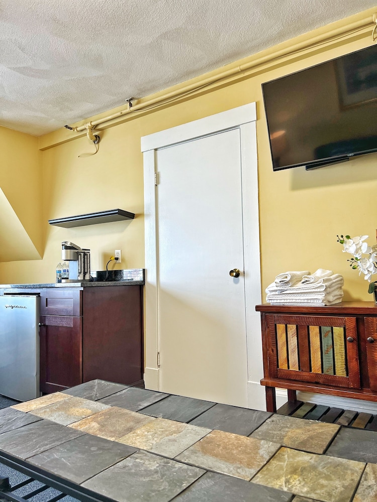 The Winthrop Arms Hotel And Restaurant - photo 37