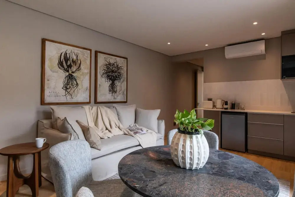 Camps Bay Apartment Close to the Beach Solange Suite