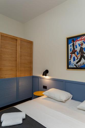 Newly Renovated Modern 2BR Apartment near Fabrika