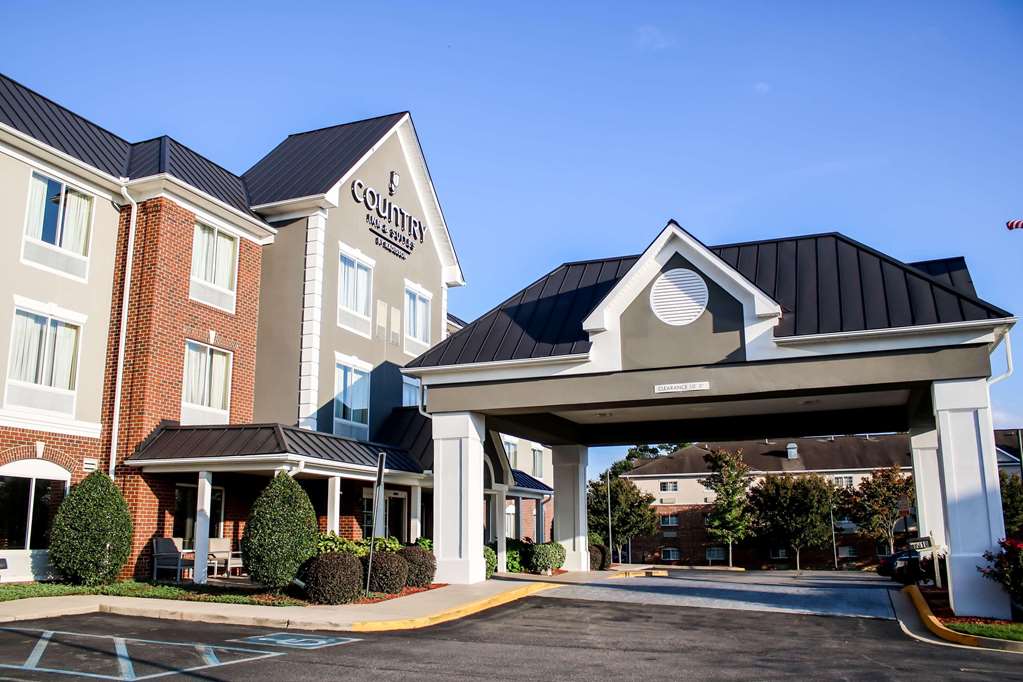 Country Inn & Suites by Radisson Richmond West at I 64 VA in Richmond, United States