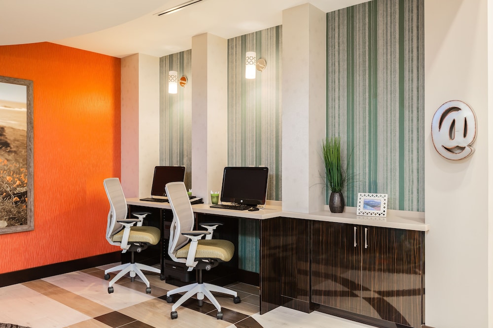 Holiday Inn Express & Suites Eureka by IHG - photo 24