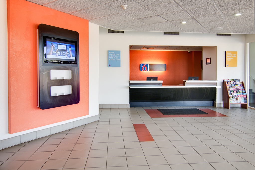 Motel 6 Mount Pleasant TX - photo 20