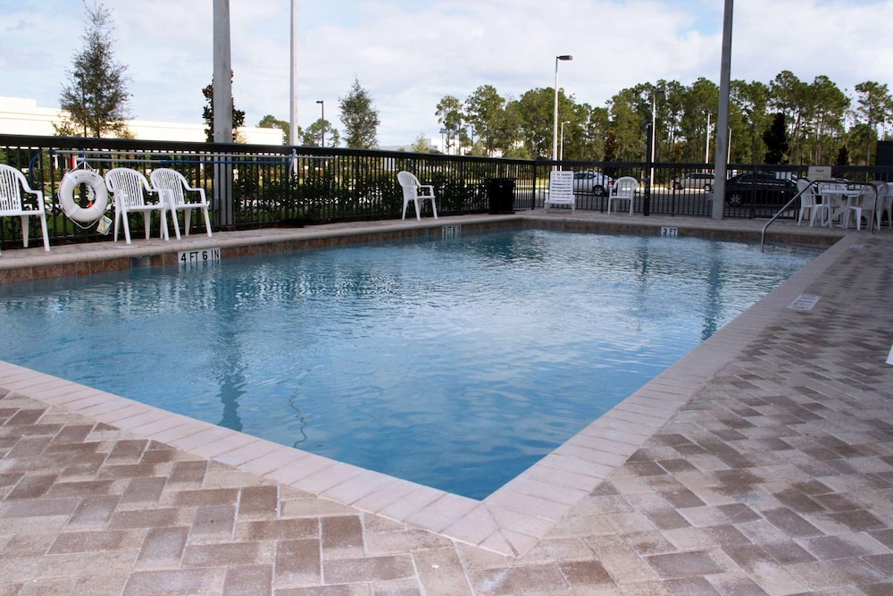 Hampton Inn & Suites Orlando John Young Pkwy S. Park - photo 10