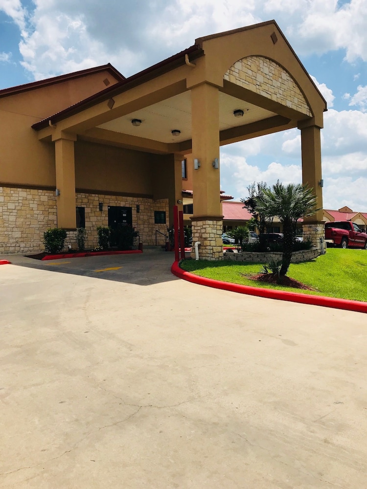 Palace Inn Greenspoint - photo 16