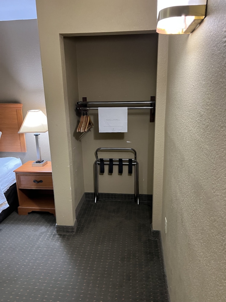 Americas Best Value Inn Pharr - photo 28