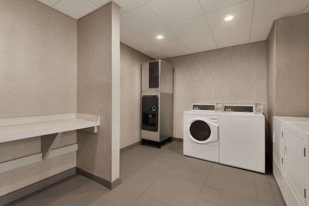Homewood Suites by Hilton Portland Airport - photo 31