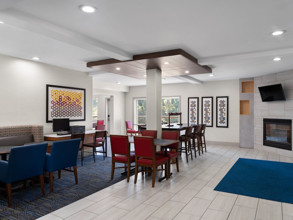Holiday Inn Express Ft Bragg by IHG - photo 38