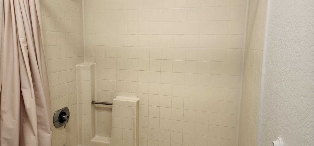 Economy Inn Victorville - photo 14