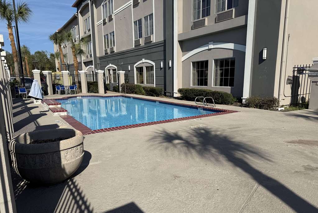 La Quinta Inn & Suites by Wyndham Beaumont West - photo 13