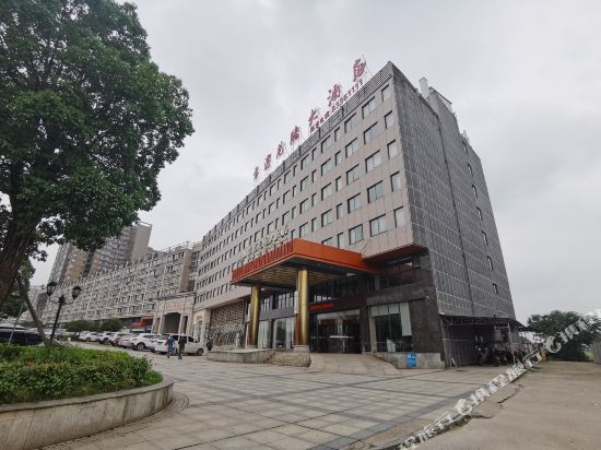 Junyi Longteng Hotel in Guankou, People's Republic of China