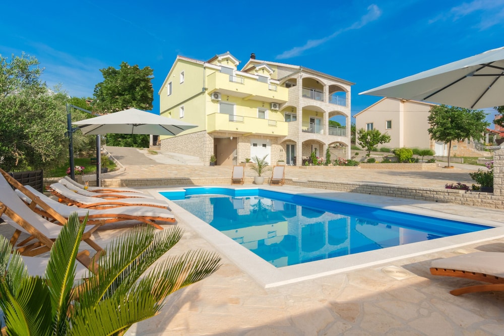Villa Balen — 4-Star Luxury Hotel in Benkovac, Croatia