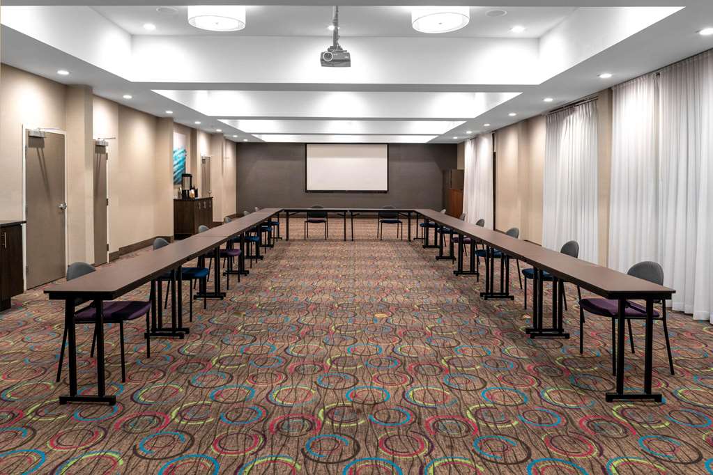 La Quinta Inn & Suites by Wyndham Forsyth - photo 27