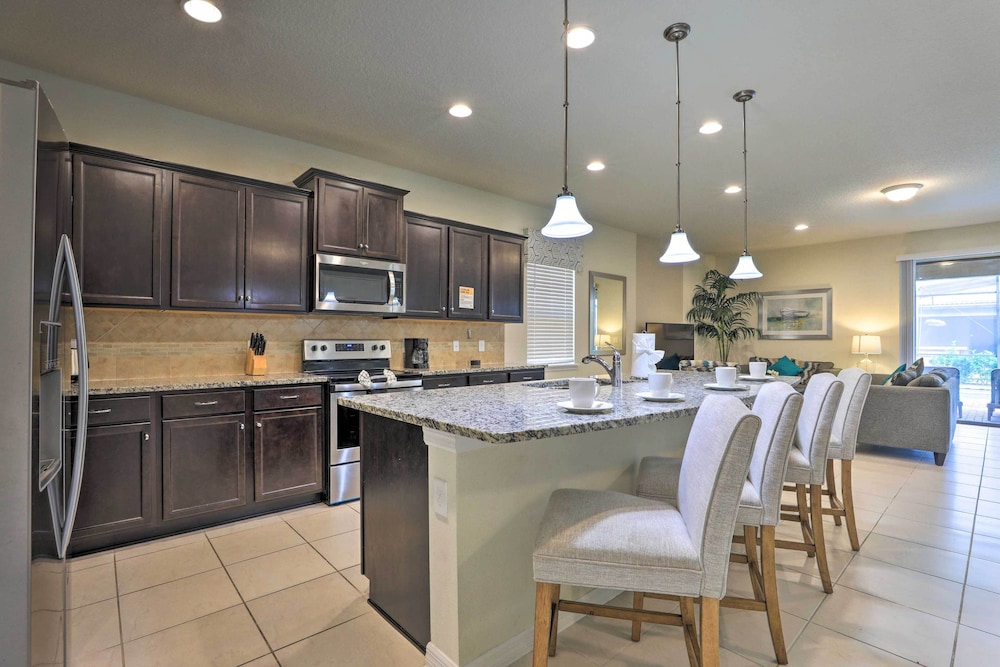 New Upscale 8BR Kissimmee Retreat with Private Pool Spa & Resort Amenities 7 Mi to Disney - photo 31