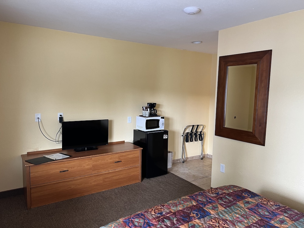 All Star Inn & Suites - photo 51