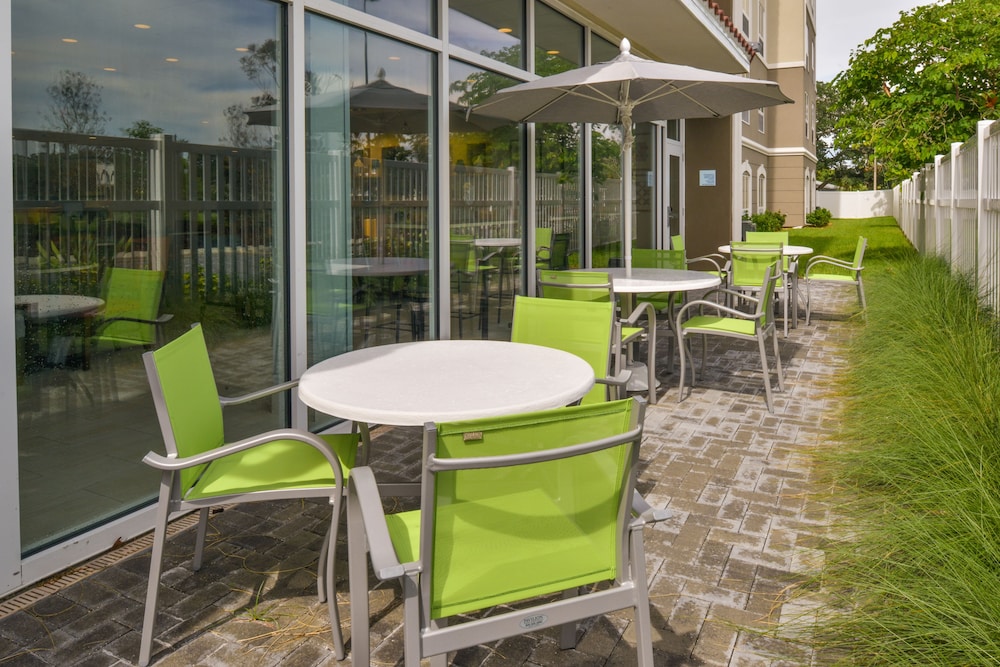 Holiday Inn Express & Suites St. Petersburg Madeira Beach by IHG - photo 74