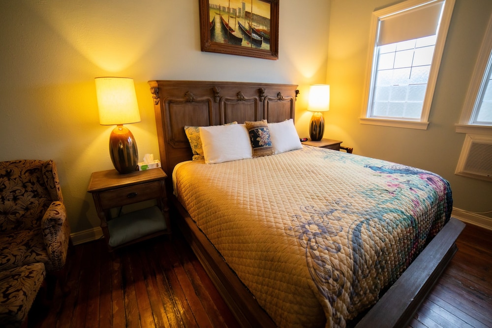 Oaak Tree Hotel - photo 88